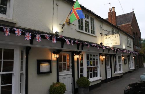Horncastle Hotel | Magpies Restaurant with Rooms