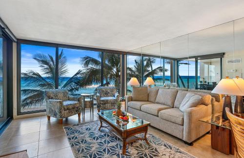 Honokowai Casa | Mahana 307 · MA 307 OceanFront Condo w Pool AC