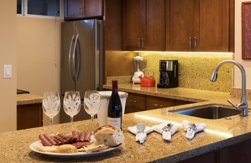 Honokowai Condominio | Mahana 604 Oceanfront 1bd/1ba 1 Bedroom Condo by RedAwning