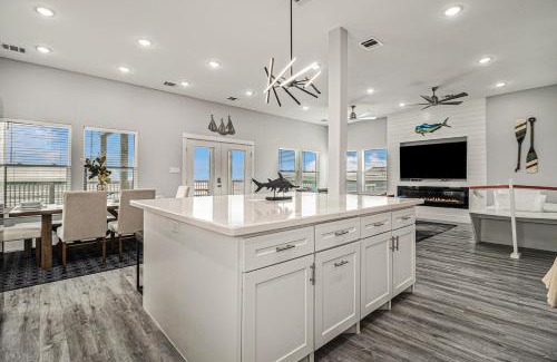 Surfside Beach Casa | Mahi House Beachfront Paradise