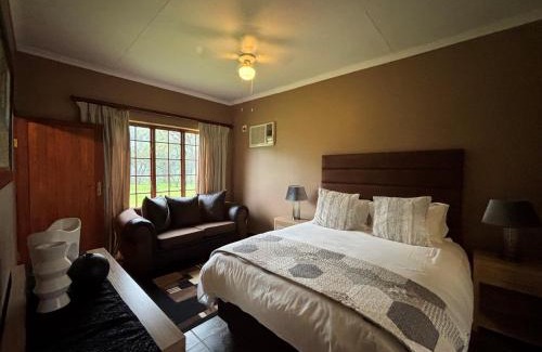 Leeupoort Cabina | Mahlangeni Lodge