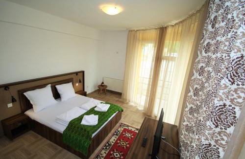 Eselnita Casa | Mai Danube