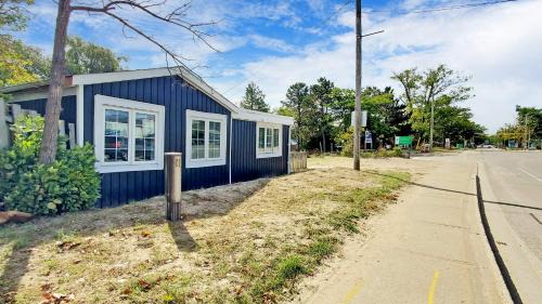 Wasaga Beach Apartamento | Main Beach River Retreat - Wasaga Beach 1 - Main Strip - 93 Mosley St