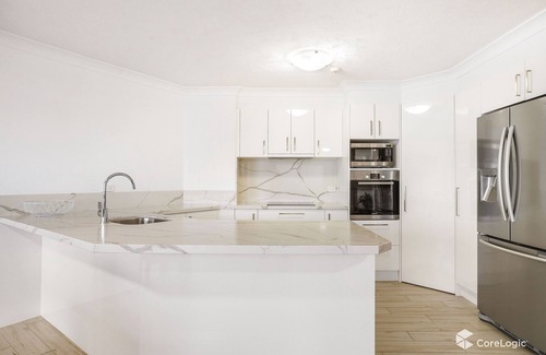 Main Beach Apartamento | Main Beach Views!