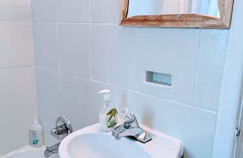 Winnipeg Casa | Main Floor 2 beds/ Free Parking