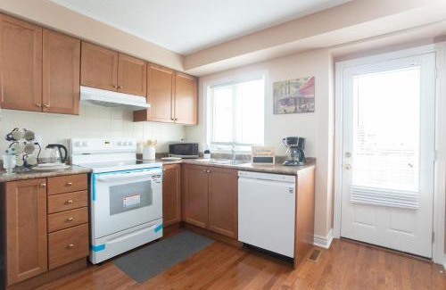 Vaughan Apartamento | Main Floor Luxury Apartment