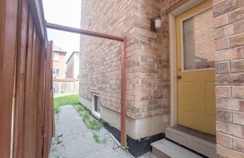Vaughan Apartamento | Main Floor Luxury Apartment