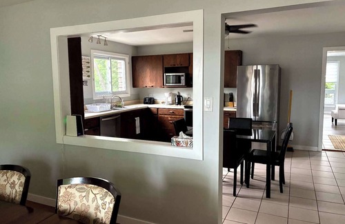 Wellington Casa | Main house #- 2 minutes to the lake with pool & playground -close to Sandbanks