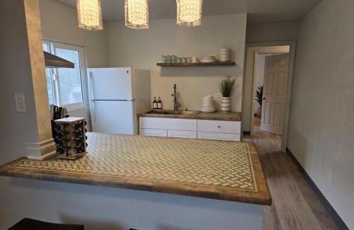 Manitou Springs Apartamento | Main House 3BR Retreat with Kitchen