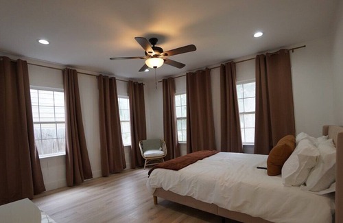 Bryker Woods Casa | Main House · Downtown ATX Retreat Arcade Perfect Location!