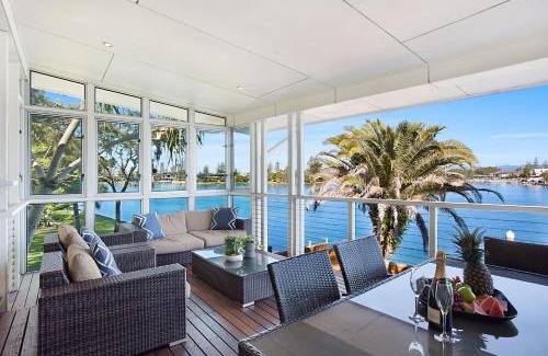 Surfers Paradise Casa | Main River Magic
