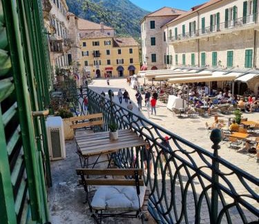 Kotor Old Town Apartamento | Main Square View