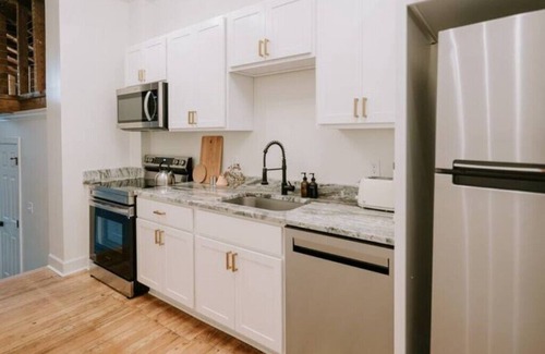 Chambersburg Apartamento | Main St. Loft Washer/Dryer + Parking Included