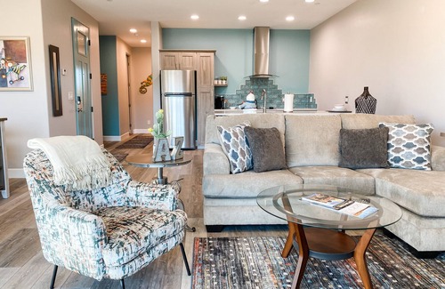 Cottonwood Condominio | Main Street Loft (Luxury 2nd Floor Condo)