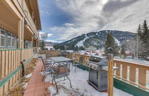 Red River Apartamento | Main Street Red River Condo with Fireplace and Views!