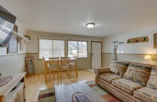 Red River Apartamento | Main Street Red River Condo with Fireplace and Views!