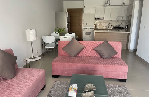 Sidi Abd El-Rahman Apartamento | main swimming pool, beach, Marina, shopping, dining and night life,… are 2 steps