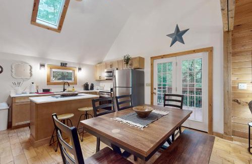 Monmouth Casa | Maine Lake Family Retreat
