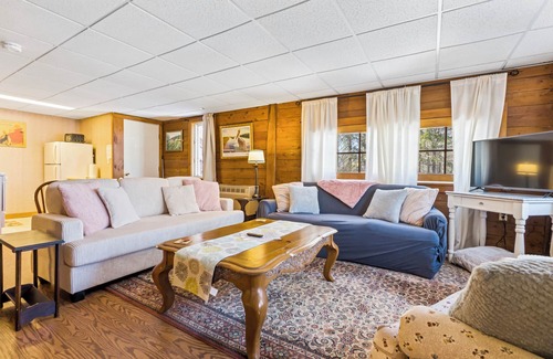 Limerick Apartamento | Maine's Best Kept Secret, Studio Apartment