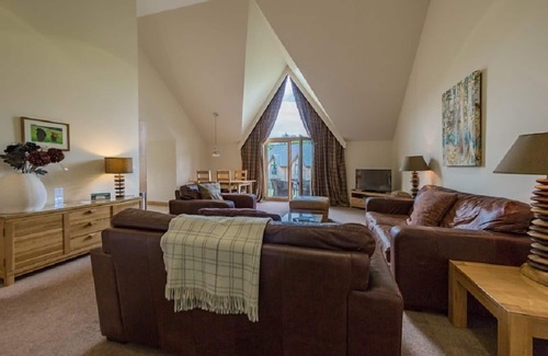Kenmore Apartamento | Mains of Taymouth, Kenmore ~ 5 * 2 The Gallops - Propiedad en la planta superior - capacidad para 4 personas en 2 habitaciones