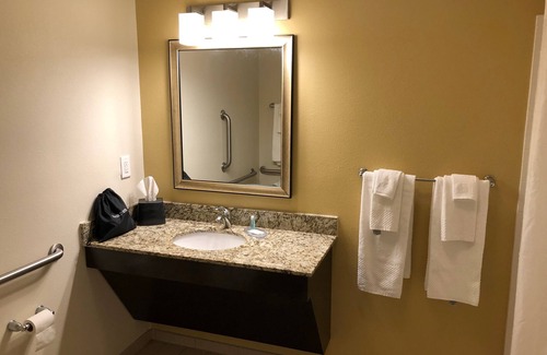 Emerson Hotel | MainStay Suites Cartersville - Emerson Lake Point