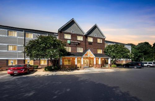 Northeast Raleigh Hotel | MainStay Suites Raleigh North