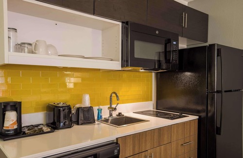 Savannah Hotel | MainStay Suites Savannah Midtown