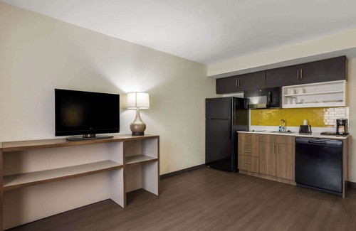 Savannah Hotel | MainStay Suites Savannah Midtown
