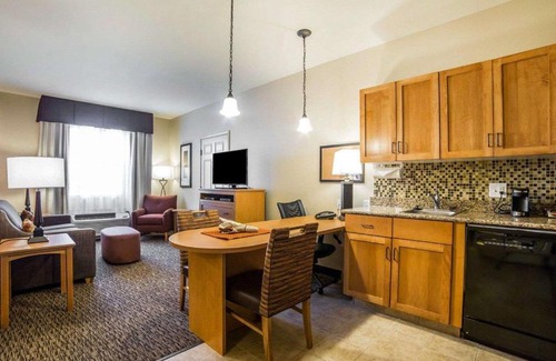 Sidney Hotel | MainStay Suites Sidney - Medical Center