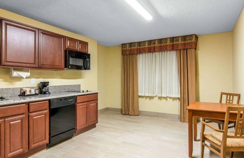 Williamsburg Hotel | MainStay Suites Williamsburg Historic Area