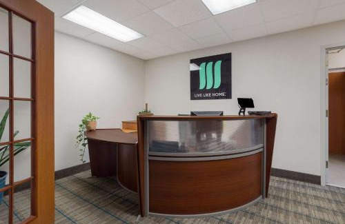 Wilmington Hotel | MainStay Suites Wilmington - University Area