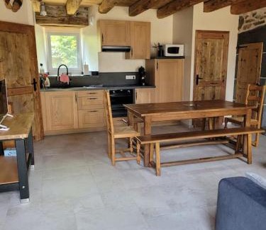 Alleuze Casa | Maison à la campagne 4 à 9 personnes