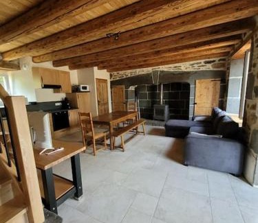 Alleuze Casa | Maison à la campagne 4 à 9 personnes