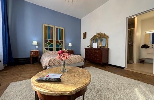 Chateauroux Casa | Maison à la Guitarde - Hôtel Particulier Hippolyte