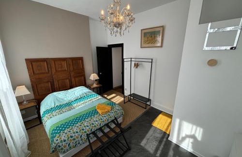 Chateauroux Casa | Maison à la Guitarde - Hôtel Particulier Hippolyte