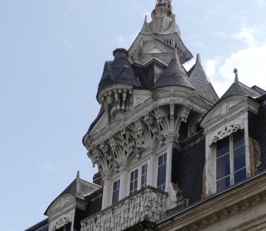 Chateauroux Casa | Maison à la Guitarde - Hôtel Particulier Hippolyte