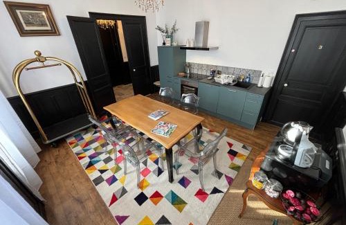 Chateauroux Casa | Maison à la Guitarde - Hôtel Particulier Hippolyte