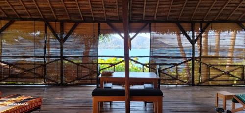 Nosy Komba Casa | Maison éco-lodge l'arbre du voyageur