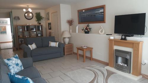 Magnac-Laval Casa | Maison élégante wi-fi rapide & terrasse ensoleillée