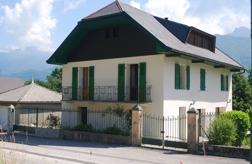 Lathuile Casa | Maison 120 m2 Avec Terrasse et Jardin Arboré sur les Hauteurs du lac Dannecy