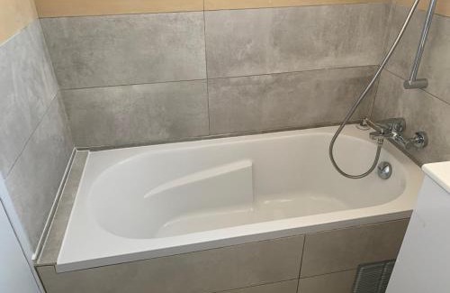 Pierrelaye Casa | Maison 2 chambre, salon, 5 couchage 57 rue du drain 95480 Pierrelaye