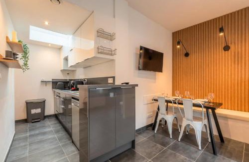 La Madeleine Casa | Maison 2 chambres proche du tram, parking gratuit