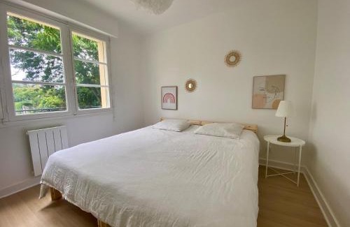 Ambares-et-Lagrave Casa | Maison 3 chambres rénovée avec jardin et grand parking