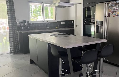 Mios Casa | Maison 3 Chambres Avec Piscine Chauffée et Terrain de Pétanque