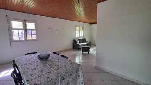 Petit Bourg Casa | Maison 3P, 2 chambres et 2 SdB avec jardin privatif
