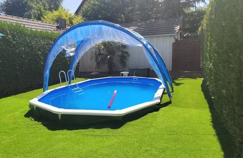 Saint-Ebremond-de-Bonfosse Casa | Maison 4 Personnes Avec Piscine