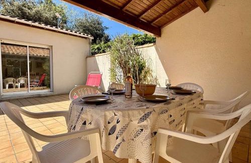 Saint-Georges-d'Oleron Casa | Maison 6 couchages à Oléron - Proche mer, jardin clos, WiFi, animaux admis, ménage inclus - FR-1-246A-299