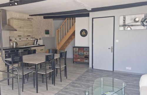 Saint-Dizant-du-Gua Casa | Maison 6 couchages