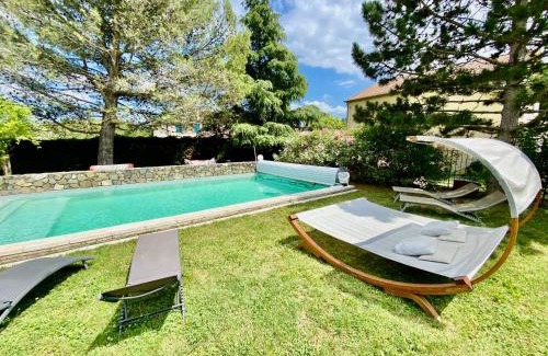 Alba-la-Romaine Casa | Maison 6p, 3ch, piscine, jacuzzi, cuisine d'été, jardin clos