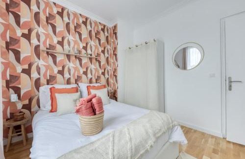 La Courneuve Casa | Maison 8 personnes - Parking - Métro 7 et Rer B à 6 minutes